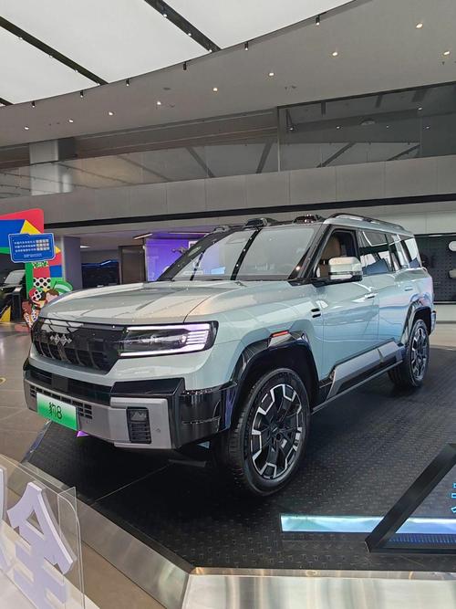 成都264比亚迪方程豹硬派越野的爆款，英菲尼迪35周年与你共成长